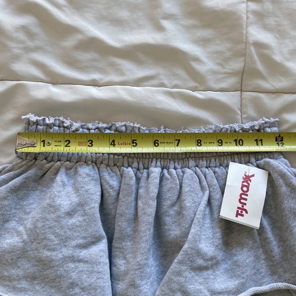 NWT Aerie Light Gray Ruffle Flowy Tiered Mini Skirt Size XS TikTok Viral - Picture 8 of 9